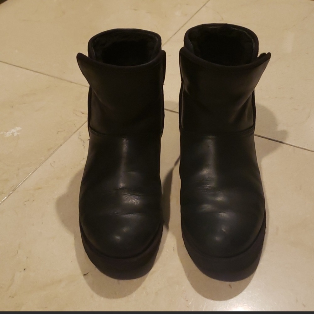 UGG Leather Mini Boot Size 6